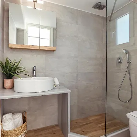 Whitelist Maisonette I And Ii In